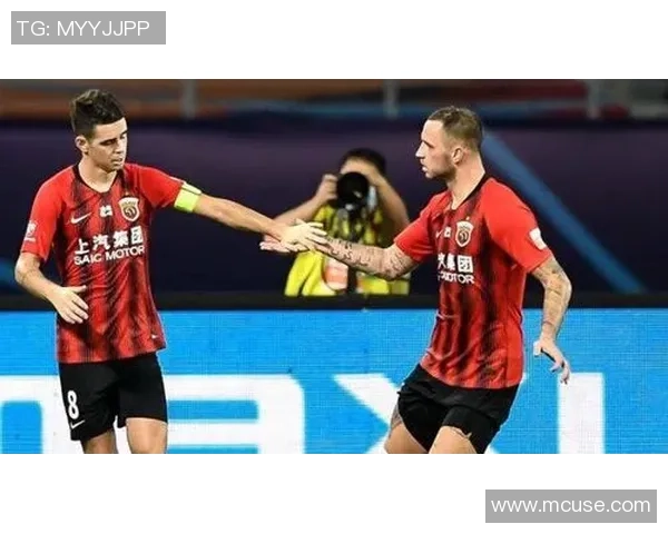 成都与西安羽毛球队赛后复盘探讨团队协作的成功与不足